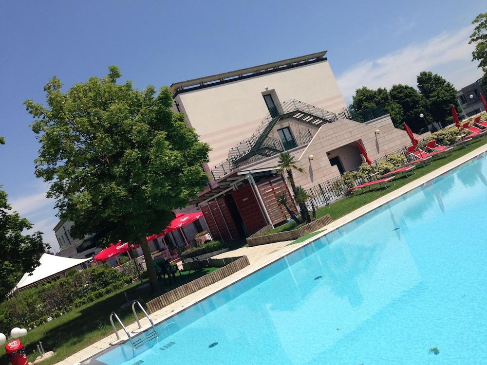 Hotel Ca' Brugnera Екстериор снимка